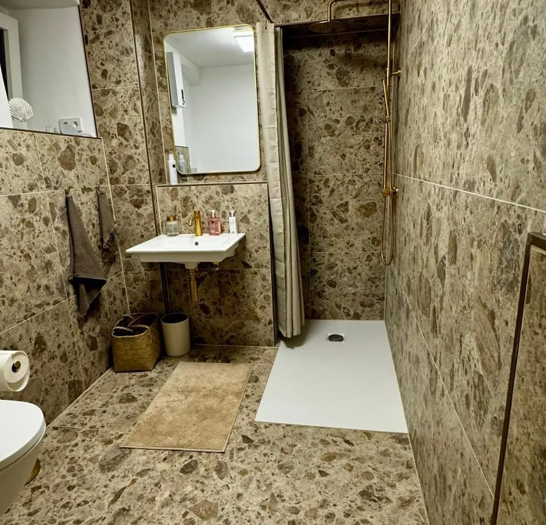 Mitten In Der Koelner City - Design Trifft Altbau كولونيا